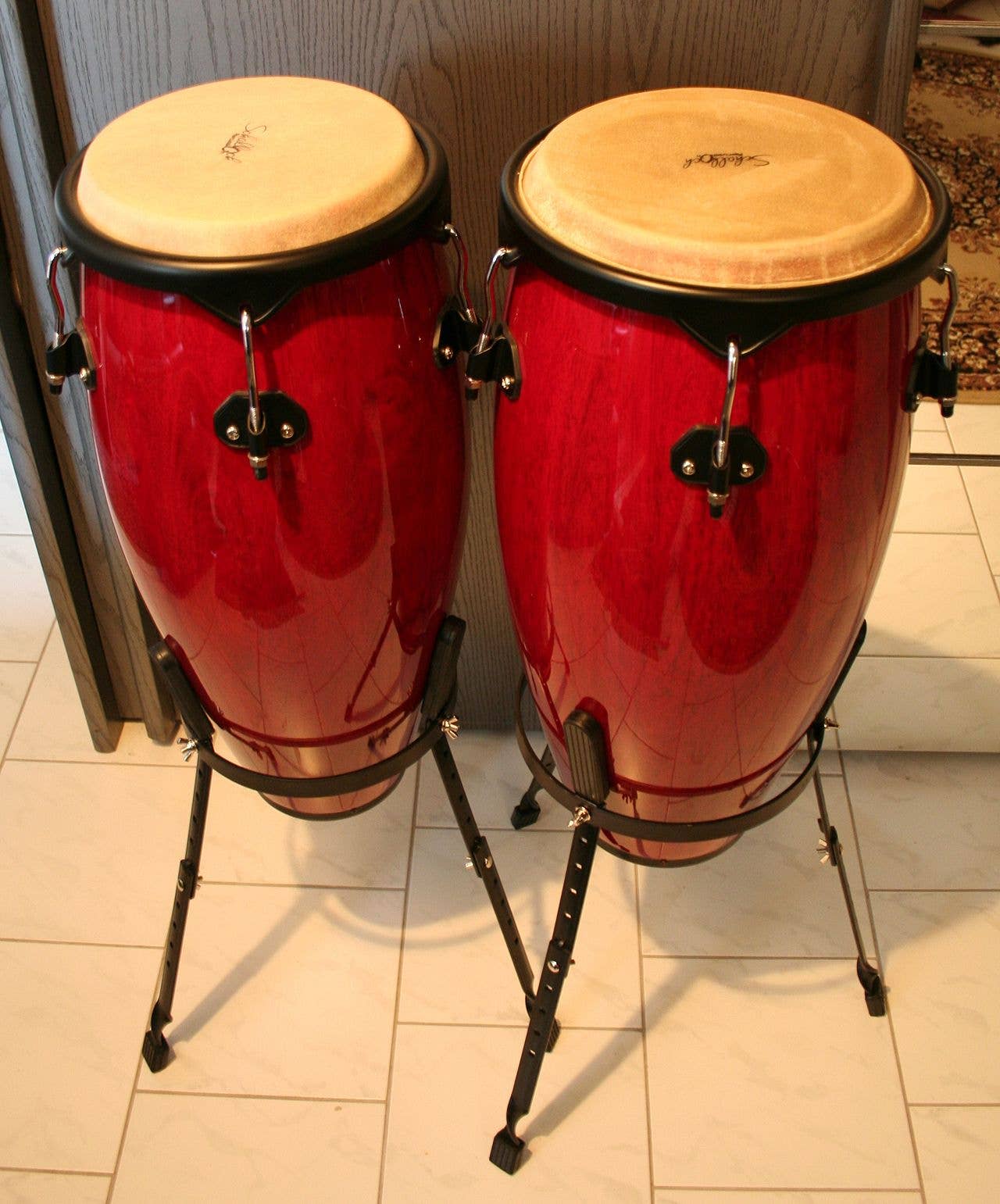 https://images.cdn.beta.basker.net/newvictory/media/2024/03/1280px-2006-06-03_Congas1.jpeg